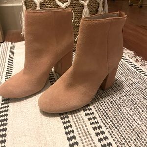 New Kenneth Cole “Carlyn” blush suede booties